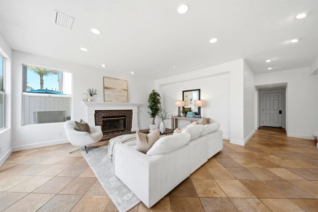12797 Jordan Ridge Ct, San Diego, CA 92130