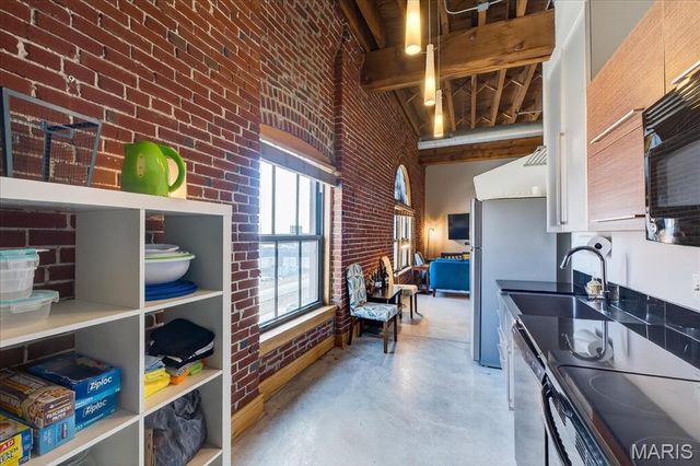 1004 Spruce Street 417, St Louis, MO 63102
