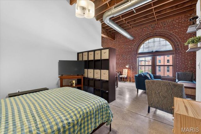 1004 Spruce Street 417, St Louis, MO 63102