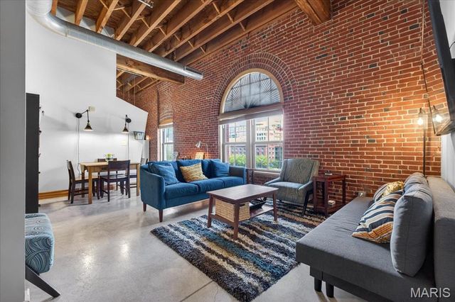 1004 Spruce Street 417, St Louis, MO 63102