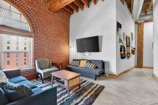 1004 Spruce Street 417, St Louis, MO 63102
