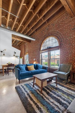 1004 Spruce Street 417, St Louis, MO 63102