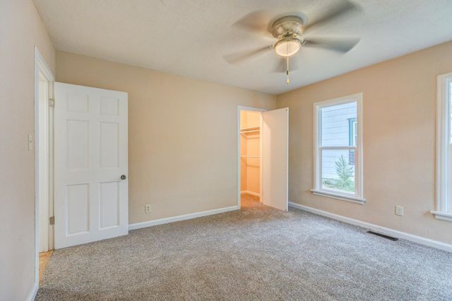 208 N Oakdale Ave, Salina, KS 67401