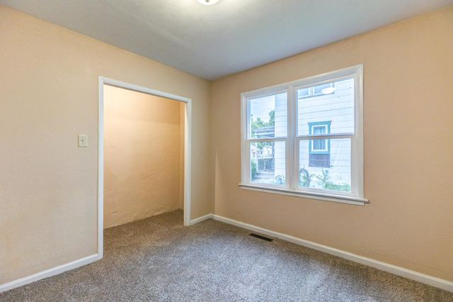 208 N Oakdale Ave, Salina, KS 67401