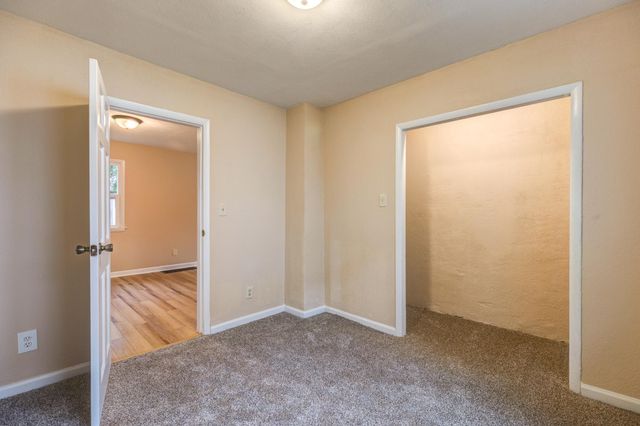 208 N Oakdale Ave, Salina, KS 67401