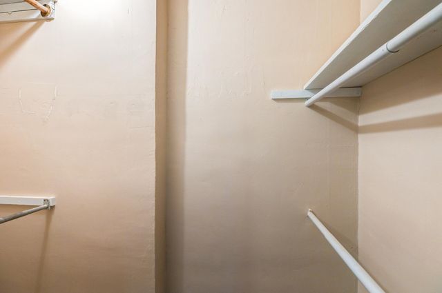 208 N Oakdale Ave, Salina, KS 67401