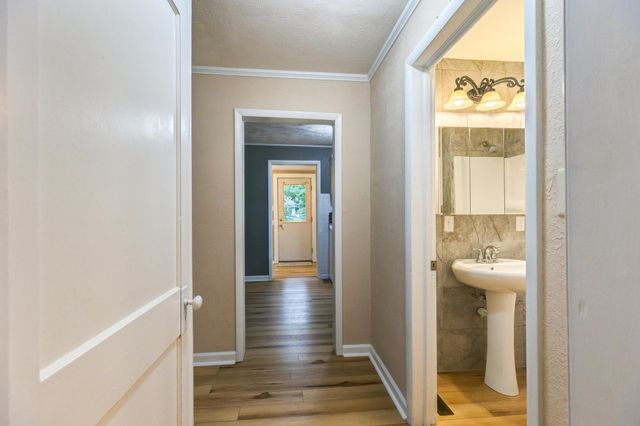 208 N Oakdale Ave, Salina, KS 67401