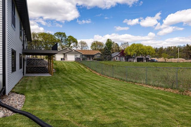 717 Tamarack TRAIL, Holmen, WI 54636