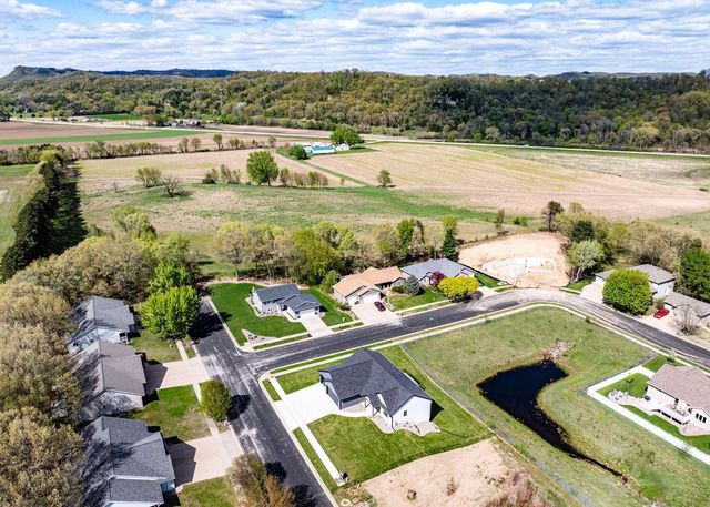 717 Tamarack TRAIL, Holmen, WI 54636