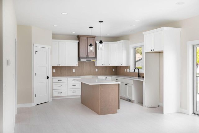 717 Tamarack TRAIL, Holmen, WI 54636