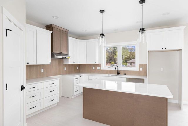 717 Tamarack TRAIL, Holmen, WI 54636