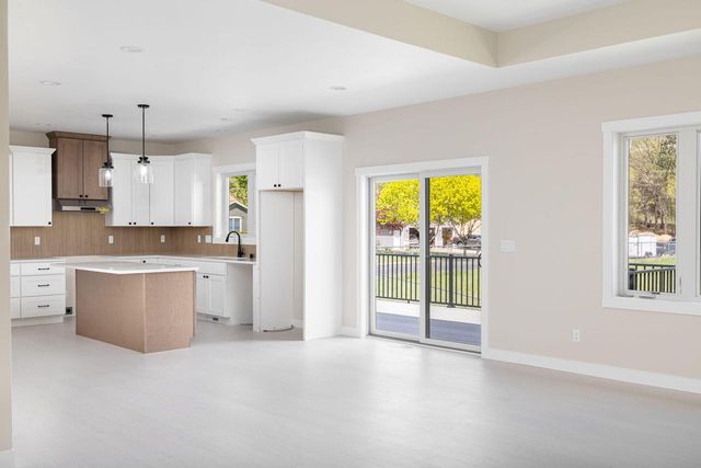 717 Tamarack TRAIL, Holmen, WI 54636