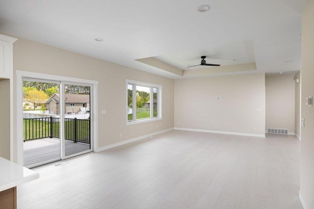 717 Tamarack TRAIL, Holmen, WI 54636