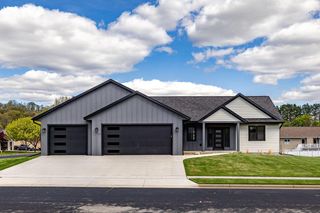717 Tamarack TRAIL, Holmen, WI 54636