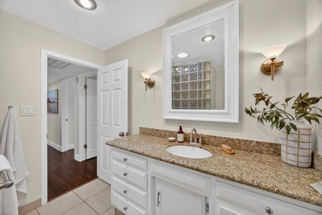 672 Clipper Way, Sacramento, CA 95831