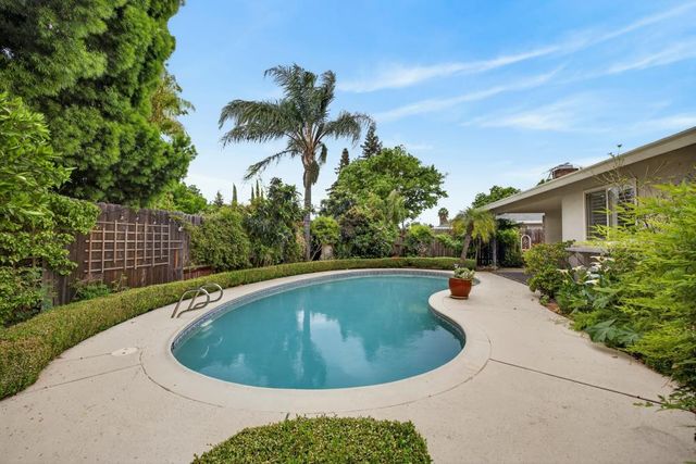 672 Clipper Way, Sacramento, CA 95831