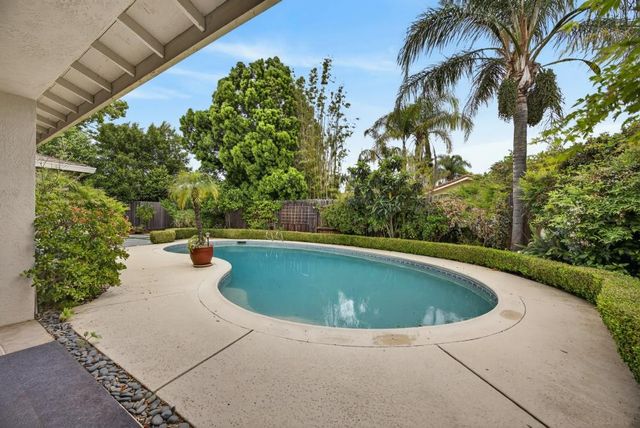 672 Clipper Way, Sacramento, CA 95831