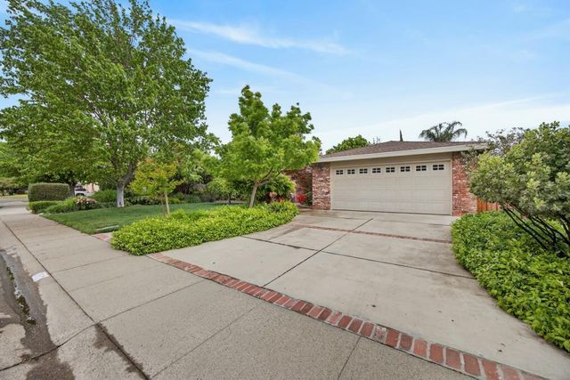 672 Clipper Way, Sacramento, CA 95831