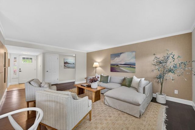 672 Clipper Way, Sacramento, CA 95831