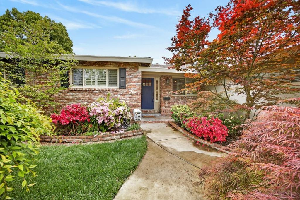 672 Clipper Way, Sacramento, CA 95831