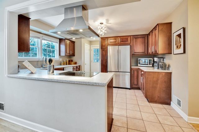 3930 Nakoma Road, Madison, WI 53711