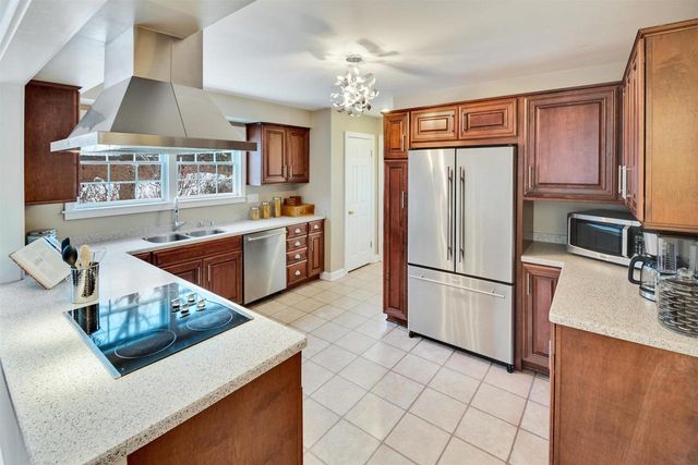 3930 Nakoma Road, Madison, WI 53711