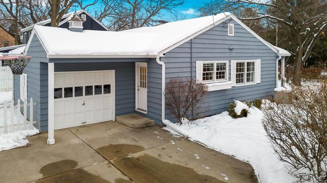 3930 Nakoma Road, Madison, WI 53711