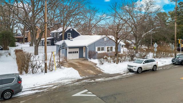 3930 Nakoma Road, Madison, WI 53711