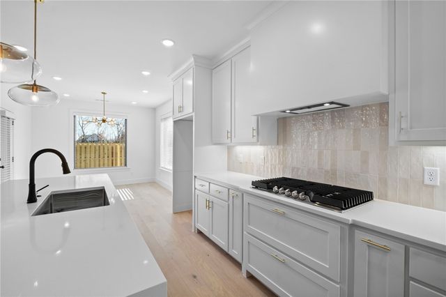 471 Silverview Avenue, Centerton, AR 72719