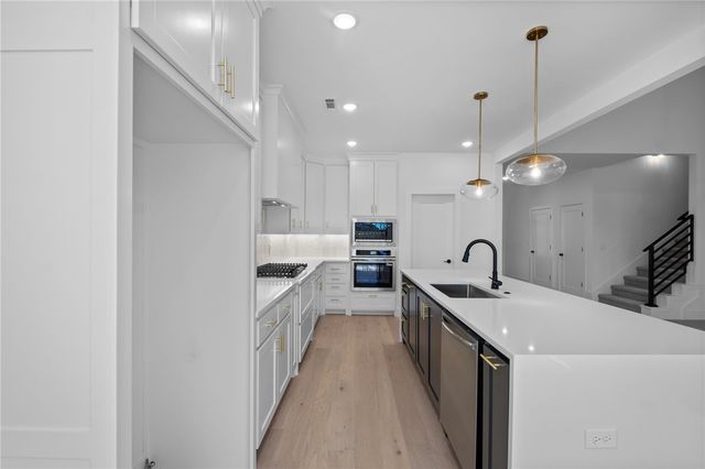 471 Silverview Avenue, Centerton, AR 72719