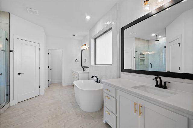 471 Silverview Avenue, Centerton, AR 72719