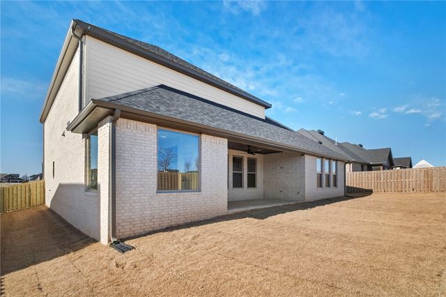 471 Silverview Avenue, Centerton, AR 72719