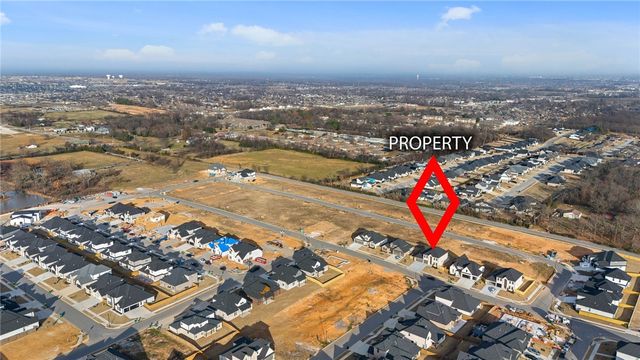 471 Silverview Avenue, Centerton, AR 72719