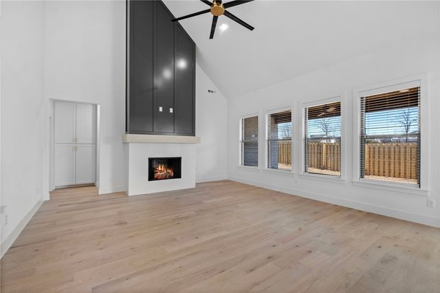 471 Silverview Avenue, Centerton, AR 72719