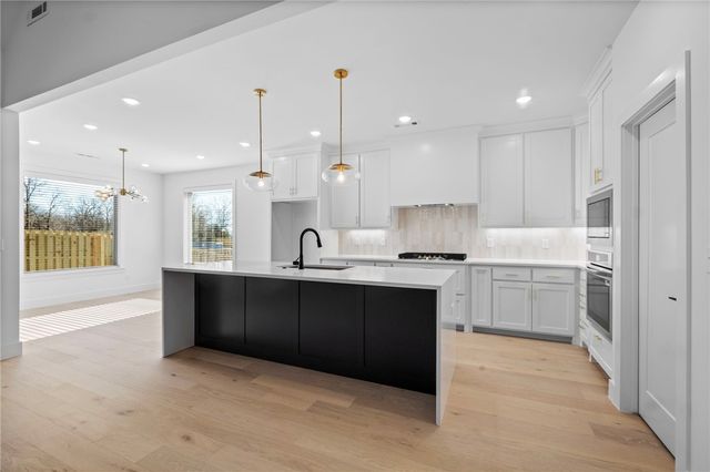 471 Silverview Avenue, Centerton, AR 72719