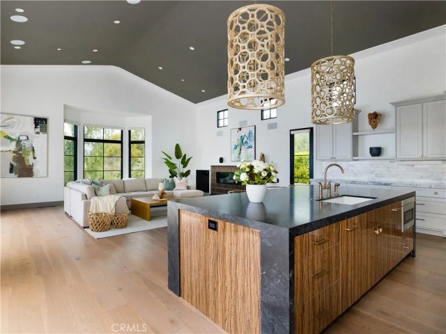 32009 Cape Point Drive, Rancho Palos Verdes, CA 90275