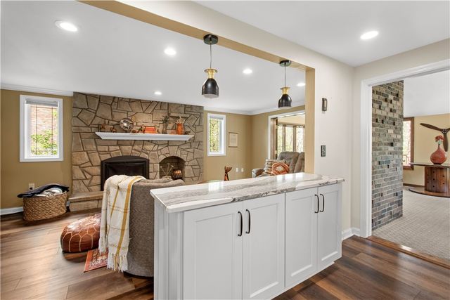 201 Hemlock Dr, Peters Twp, PA 15317