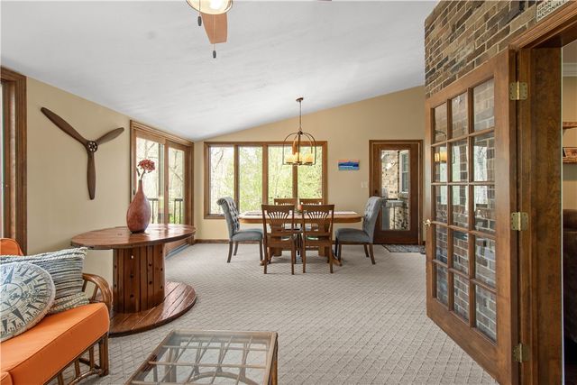 201 Hemlock Dr, Peters Twp, PA 15317