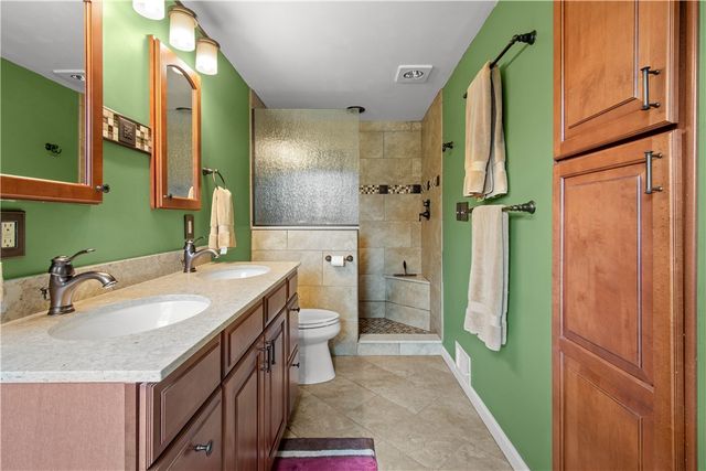 201 Hemlock Dr, Peters Twp, PA 15317