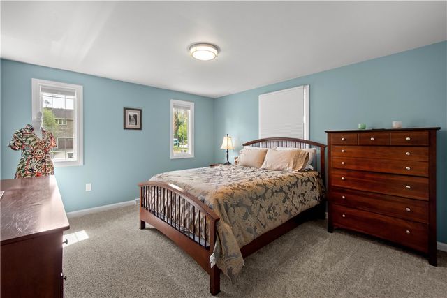201 Hemlock Dr, Peters Twp, PA 15317