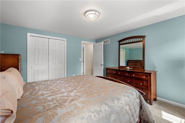 201 Hemlock Dr, Peters Twp, PA 15317