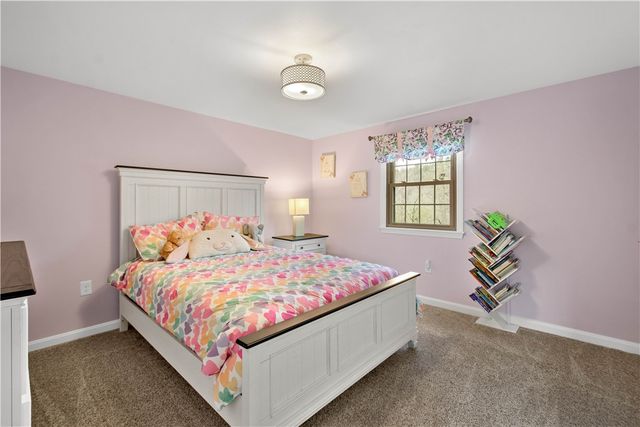 201 Hemlock Dr, Peters Twp, PA 15317