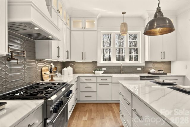 1718 Seifert Circle, Charlotte, NC 28205