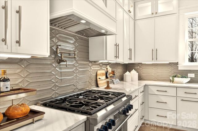 1718 Seifert Circle, Charlotte, NC 28205