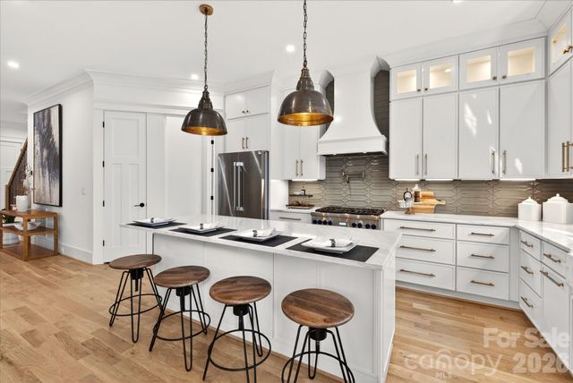 1718 Seifert Circle, Charlotte, NC 28205