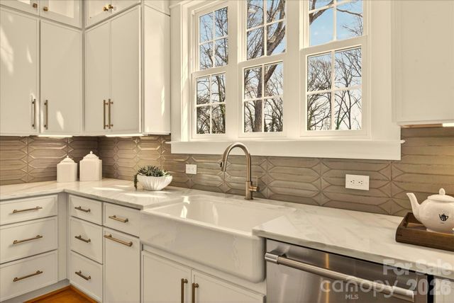 1718 Seifert Circle, Charlotte, NC 28205