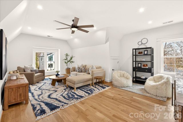 1718 Seifert Circle, Charlotte, NC 28205