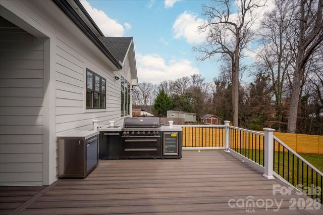 1718 Seifert Circle, Charlotte, NC 28205