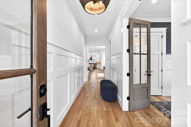 1718 Seifert Circle, Charlotte, NC 28205