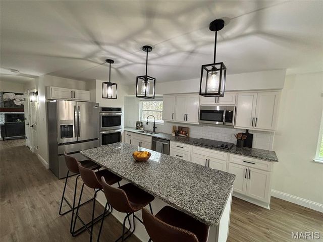 12331 Woodline Drive, St Louis, MO 63141